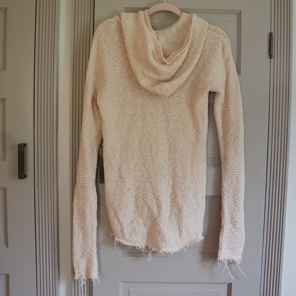 Cable knit hoodie sweater. - Picture 7 of 8